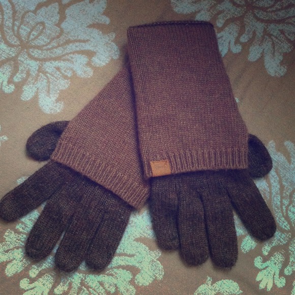 Fossil gloves