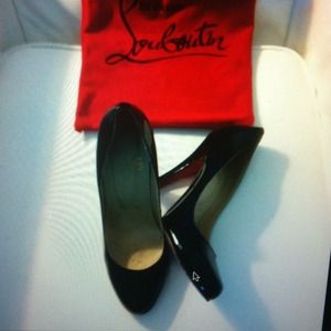 Classic Black Leather Pumps