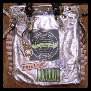 💞 Unique Kathy Van Zeeland Silver Purse! 💕