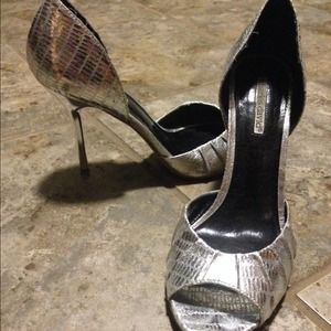 🎉REDUCED🎉Silver stilettos sz 8 Charles David