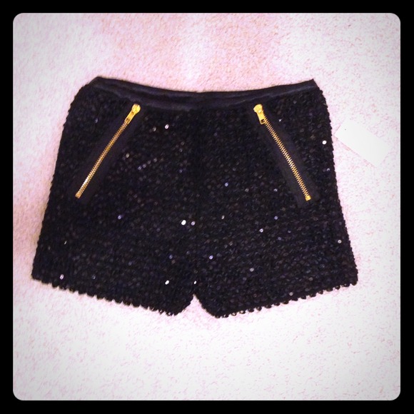 ⛔️bundled⛔️Sequin shorts.