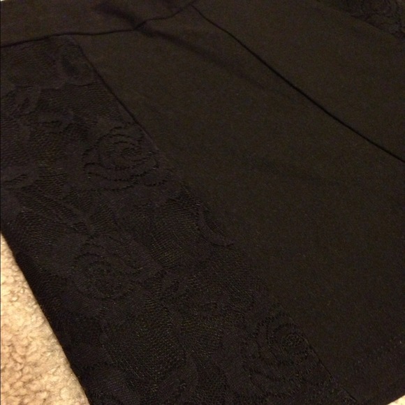 Black high waisted shorts - Picture 3 of 4