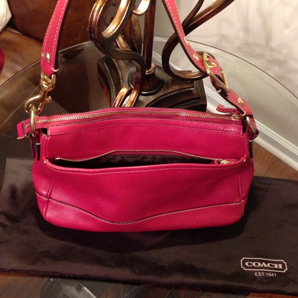 πBeautiful Coach Handbag - Picture 2 of 6