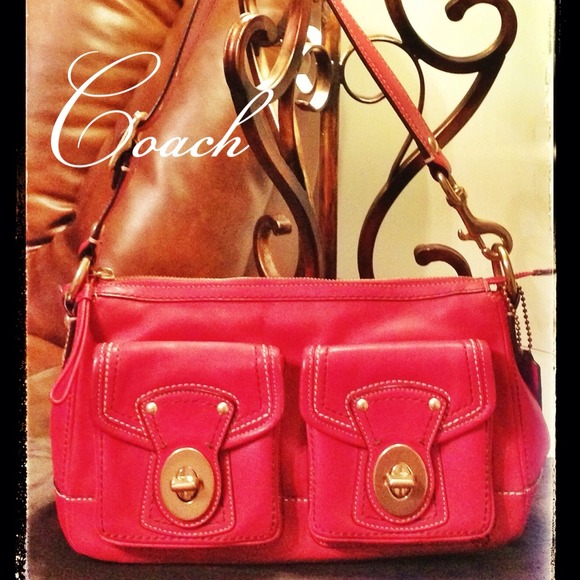 Coach Handbags - 💕Beautiful Coach Handbag