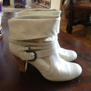 🎀SOLD!🎀Cute Booties
