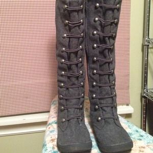 Knee high felt boots!!