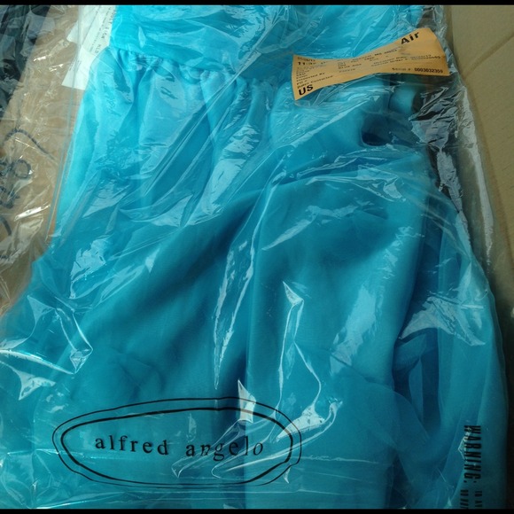 Disney collection Bridesmaid dress "Tiffany Blue" - Picture 2 of 4
