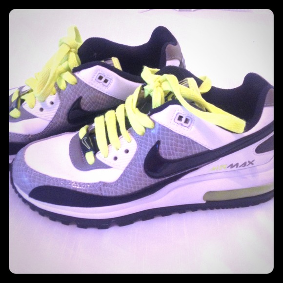 ✋ON HOLD✋ air max shoes