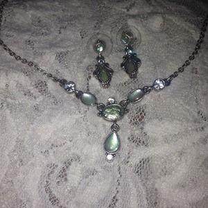 1928 Necklace+ Earrings!