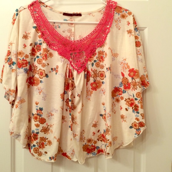 🌸 Cute Floral Top 🌸