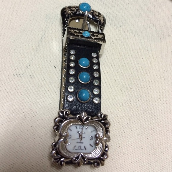 Beautiful watch with lots of stones and detail - Picture 1 of 4