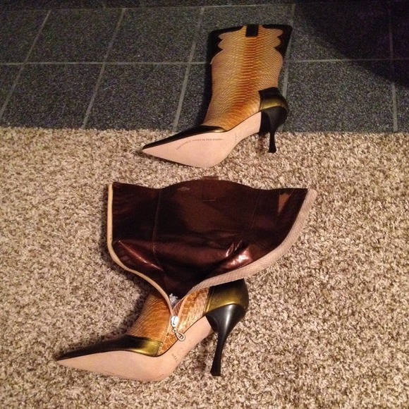 Boots - Picture 3 of 3