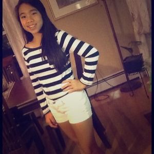 Delia*s Jegging Shorts and Abercrombie Shirt