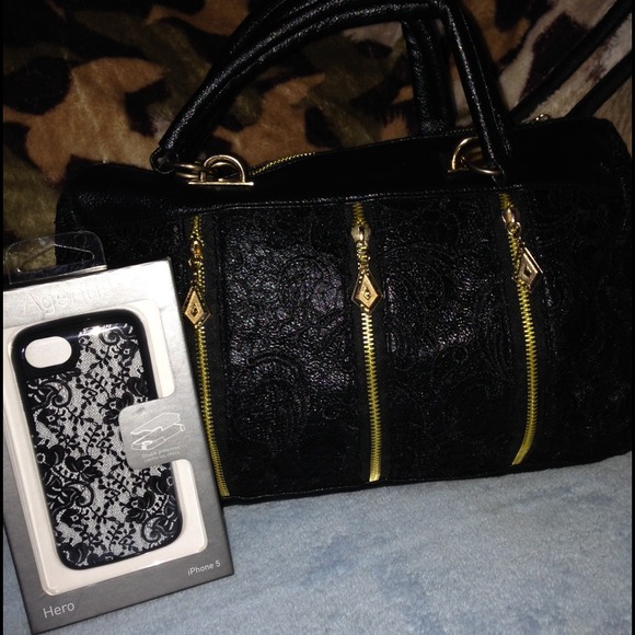 🚫HOLD🚫 Beautiful Lace Purse and Lace iPhone 5