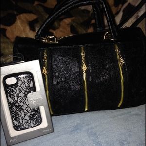 🚫HOLD🚫 Beautiful Lace Purse and Lace iPhone 5