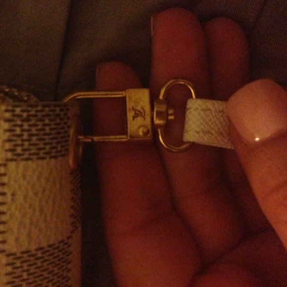 Gorgeous wallet - Picture 3 of 3