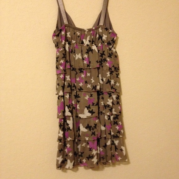 Knees high ruffled dress with Butterfly's - Picture 2 of 3