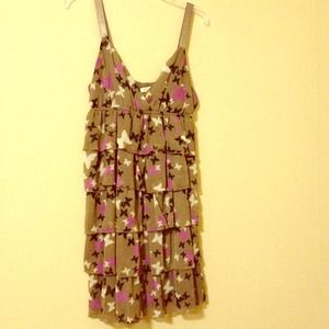 Knees high ruffled dress with Butterfly's