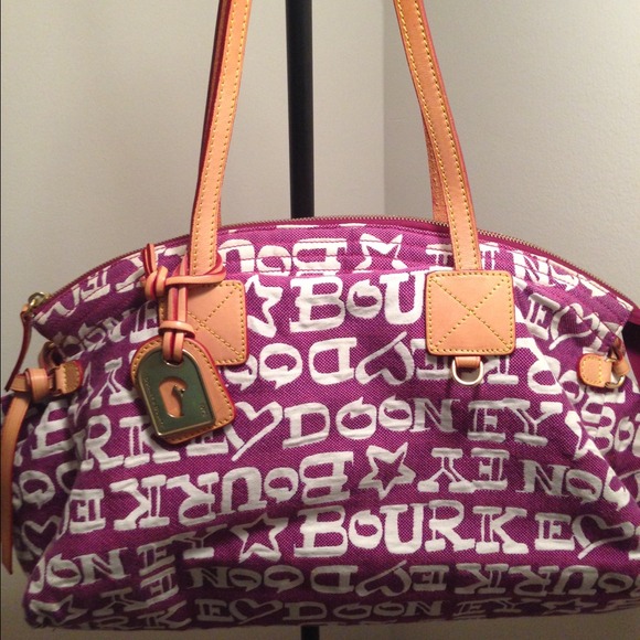 Dooney & Bourke Handbags - ✨AUTHENTIC✨ DOONEY & BOURKE SATCHEL