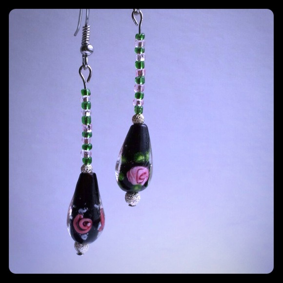 ⭐️ Handblown Glass Earrings NWOT