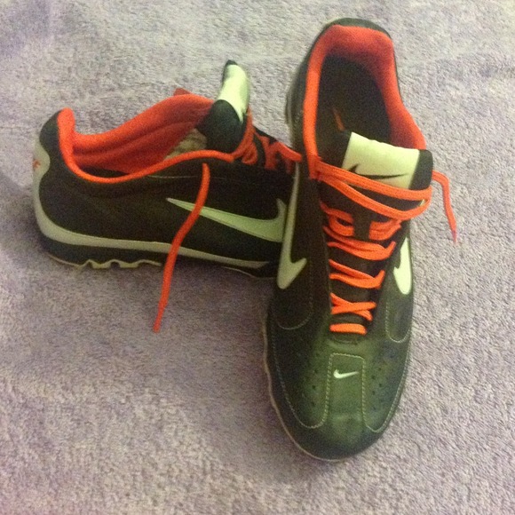 REDUCED!!!! BRAND NEW NIKE SHOES