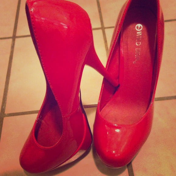 Red pumps