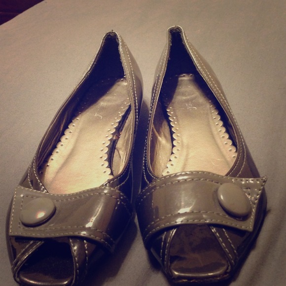 Gray patent leather flats