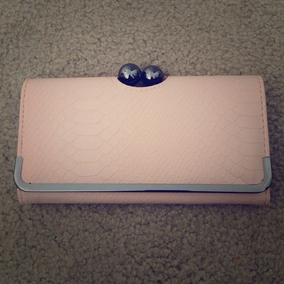 Charlotte Russe wallet ☺️