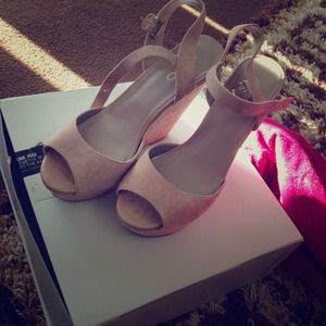 Nude Wedges