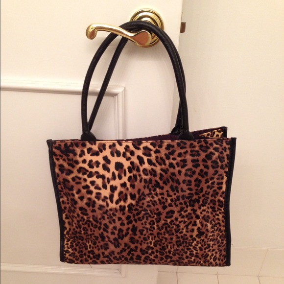 REDUCED💥FAUX ANIMAL PRINT TOTE❤️❤️