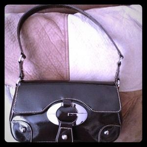 Guess buckled rich brown bag