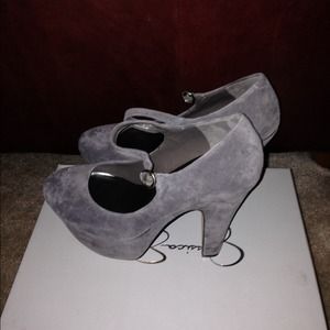 Jessica Simpson Frenchi Gray suede platform