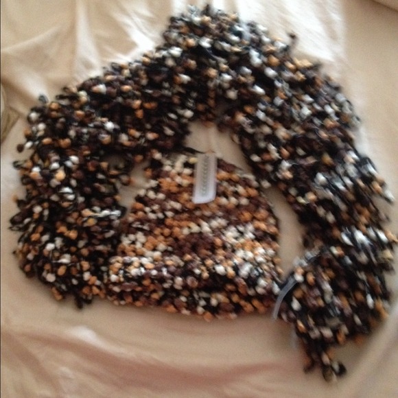 NWT - Kenneth Cole Reaction Hat& Scarf - Picture 1 of 3