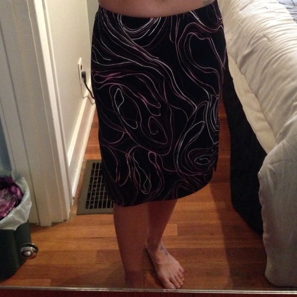 Cute skirt for the office.