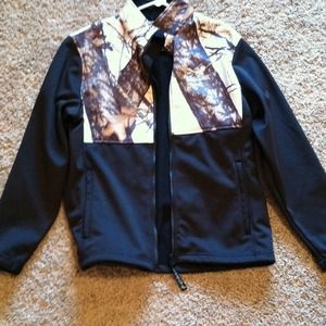 Black with mossy oak pink camo jacket NWOT