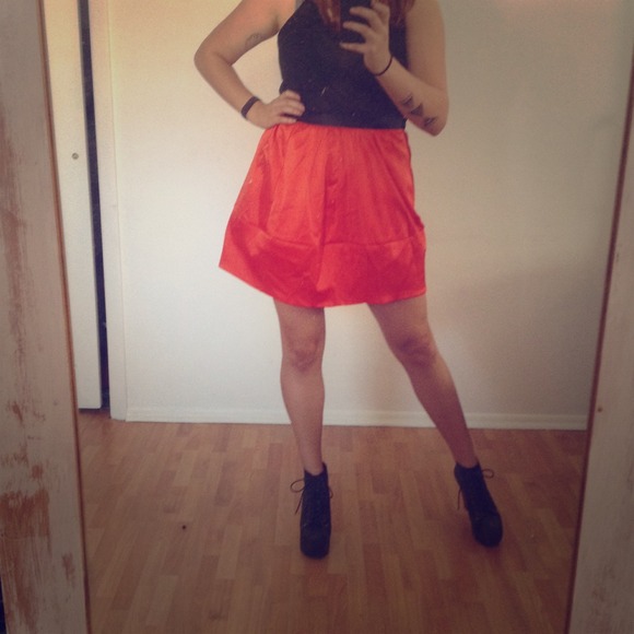 H&M A - Line miniskirt in firey coral. Size 10