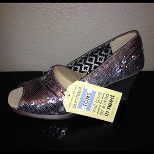 NWT Pewter Sequin TOMS