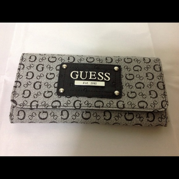 Guess wallet- sold-