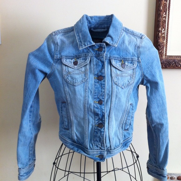 📛SOLD📛Abrocombie & Fitch jean jacket