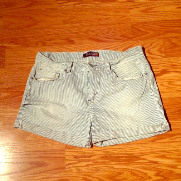 Levi shorts