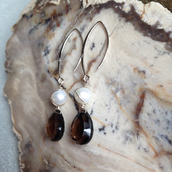 Handmade smokey quartz freshwater pearl earrings - Picture 2 of 4