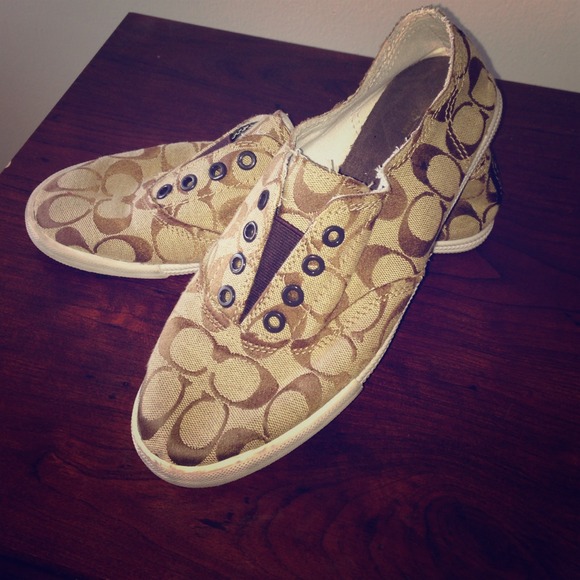 Coach Sneakers. - Picture 1 of 1