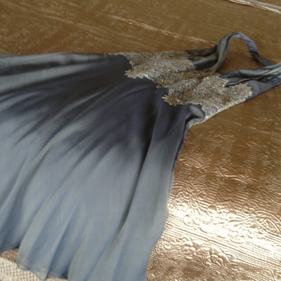 SALE! Carmen Marc Valvo silk halter dress. - Picture 3 of 4
