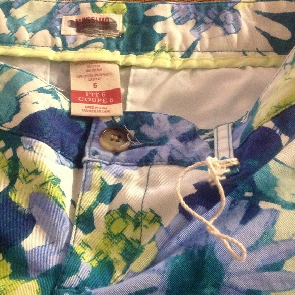 📛New size 1, 5 short shorts. Junior sizing - Picture 4 of 4