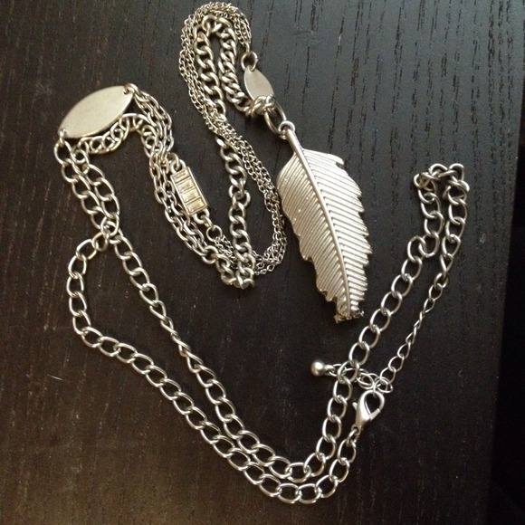 *TRADED* Feather Magnetic Locket Necklace