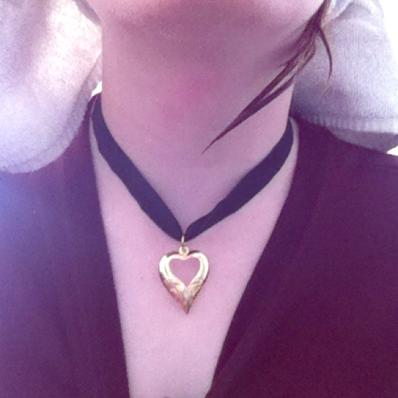 Golden heart choker
