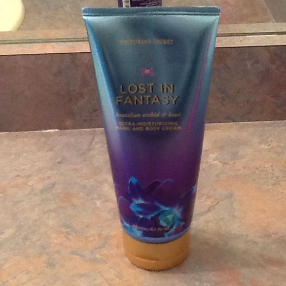 SOLD Bundle Victoria secret Lost in Fantasy