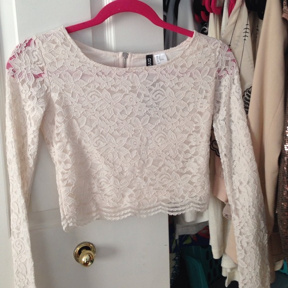 ❌SOLD❌Lace cropped top🍂