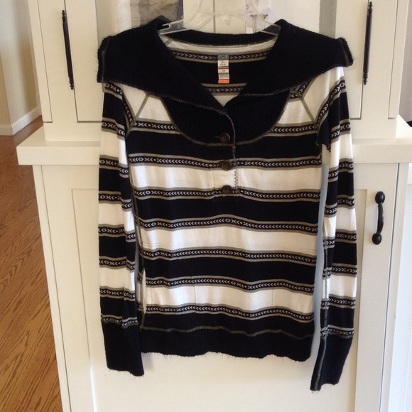 🚫SOLD  Bundled 🚫 Henley knit