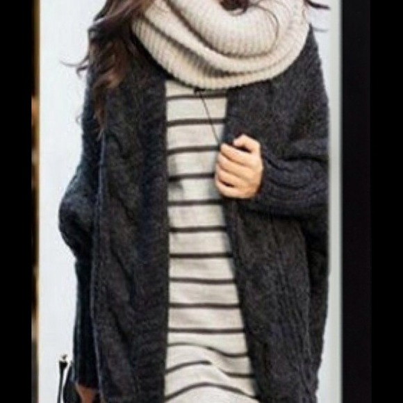 Knitted, Batwing Cardigan - Picture 3 of 4